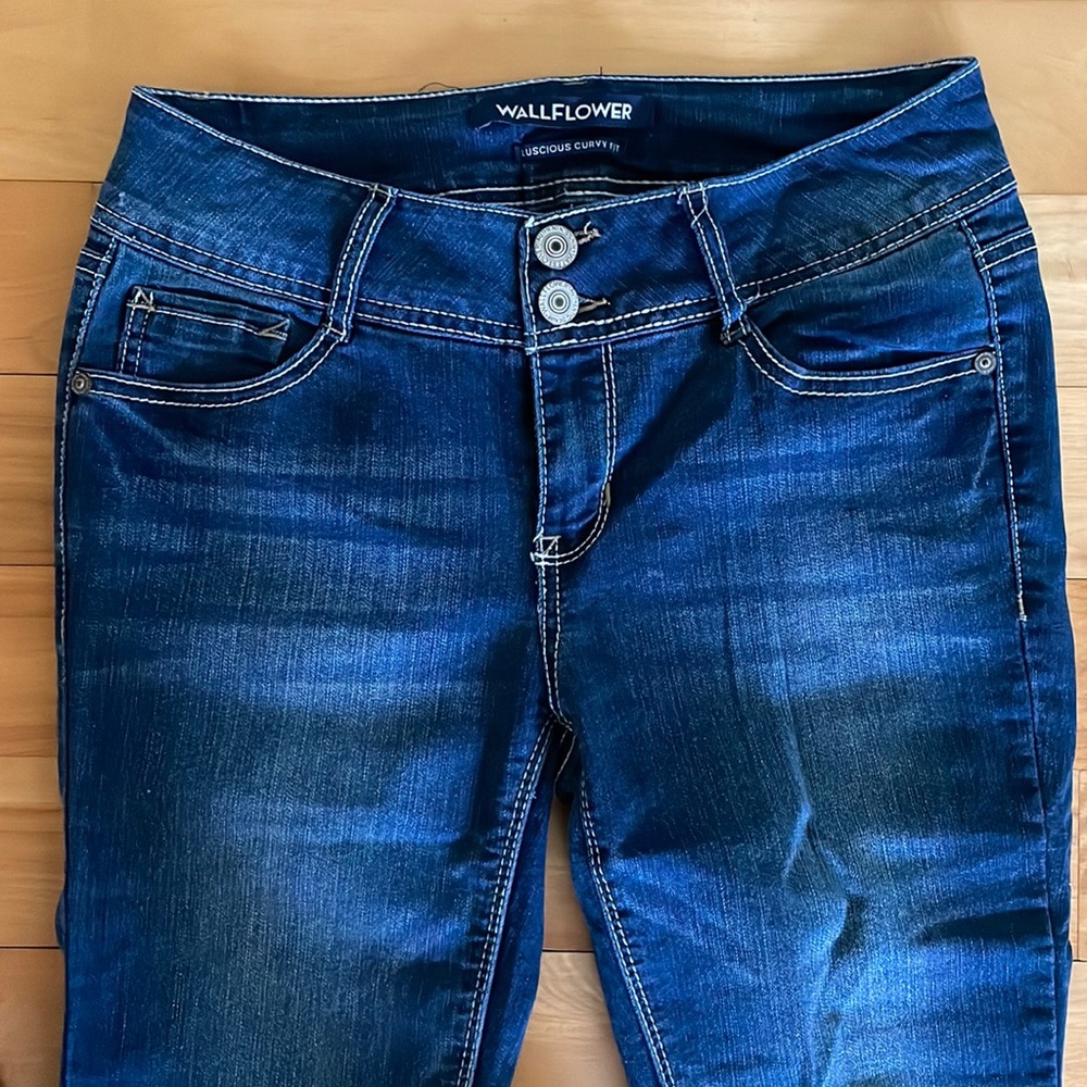 Wallflower 27 Low Rise Flare NWOT